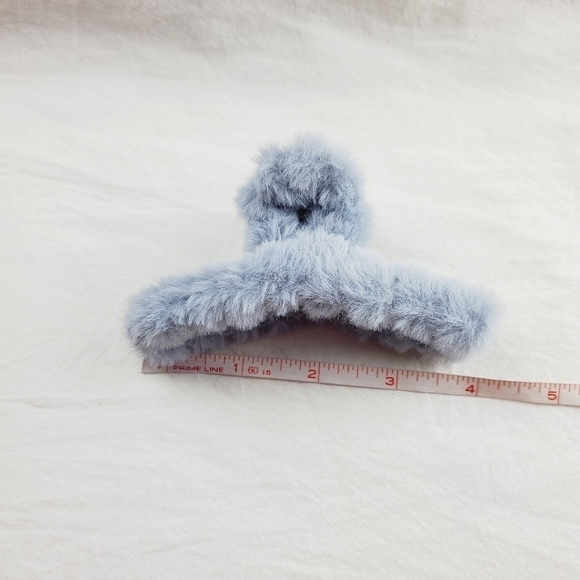 Plush hair claw clip hair accessories - Picture 5 of 7